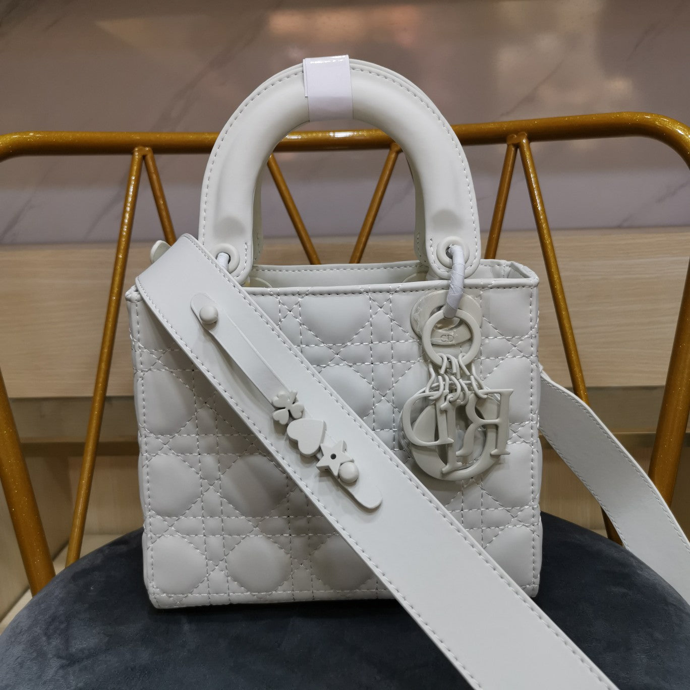 D-Handbag
