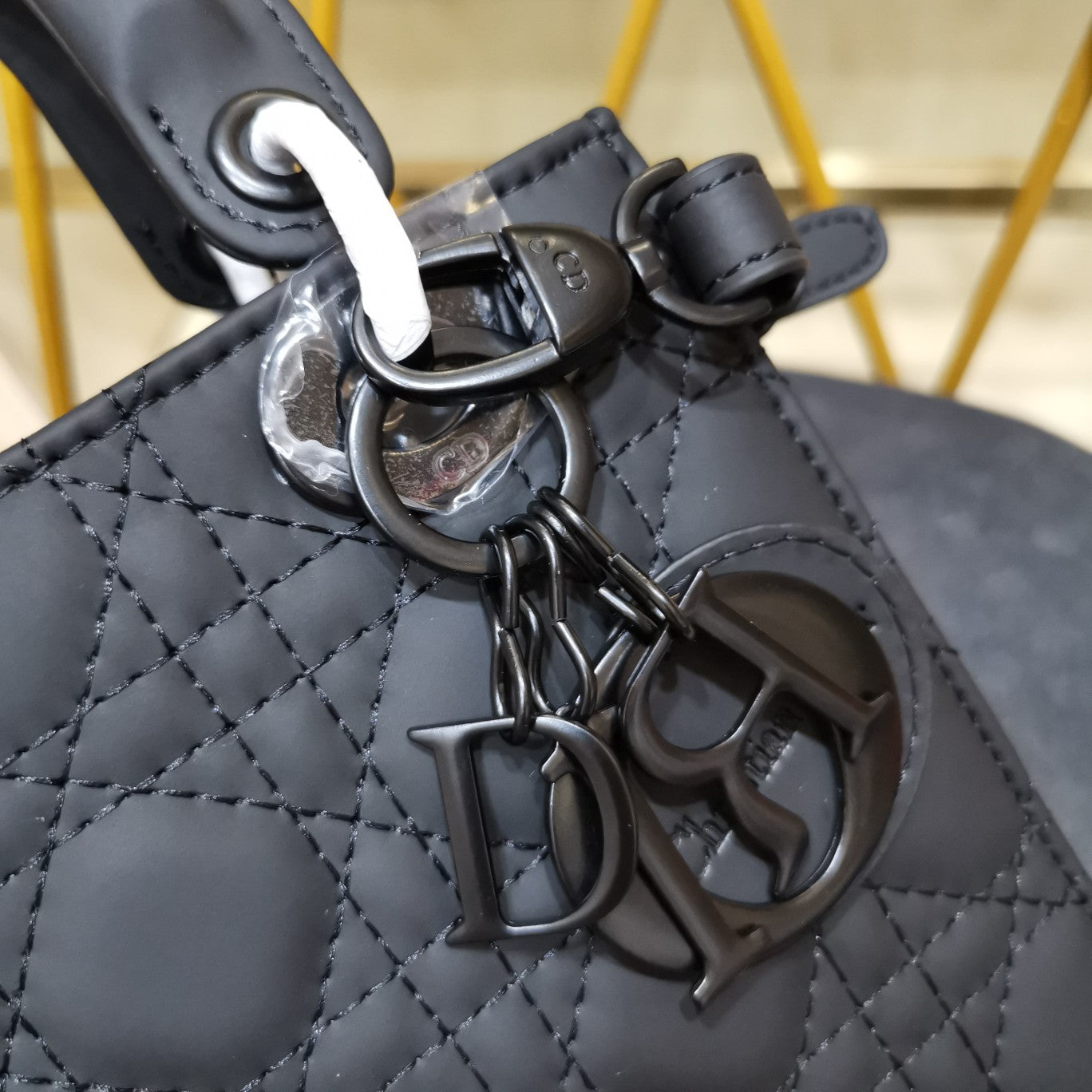 D-Handbag